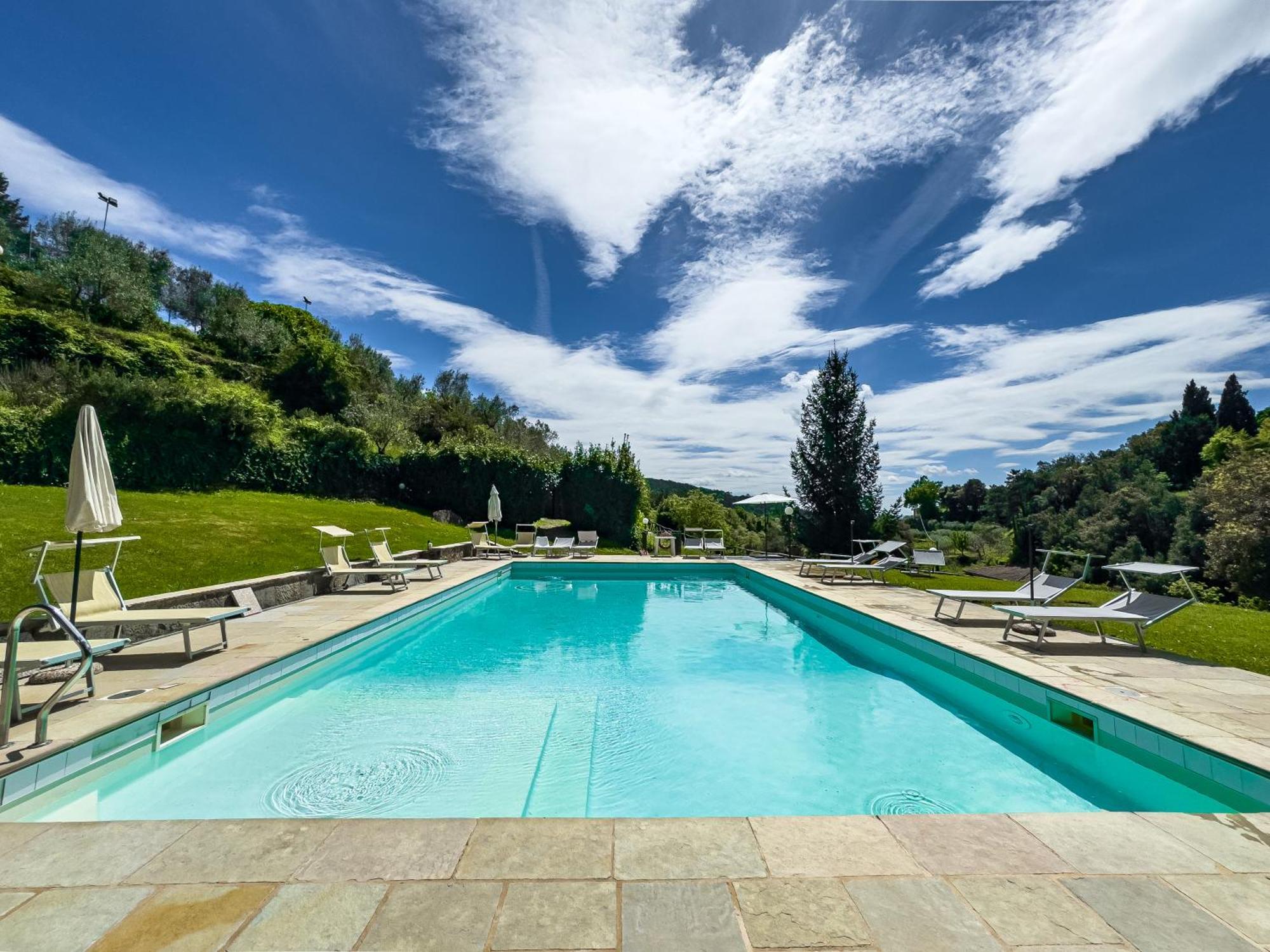 La Ferriera Exclusive Resort - Pool & Waterfall Loro Ciuffenna Exteriör bild