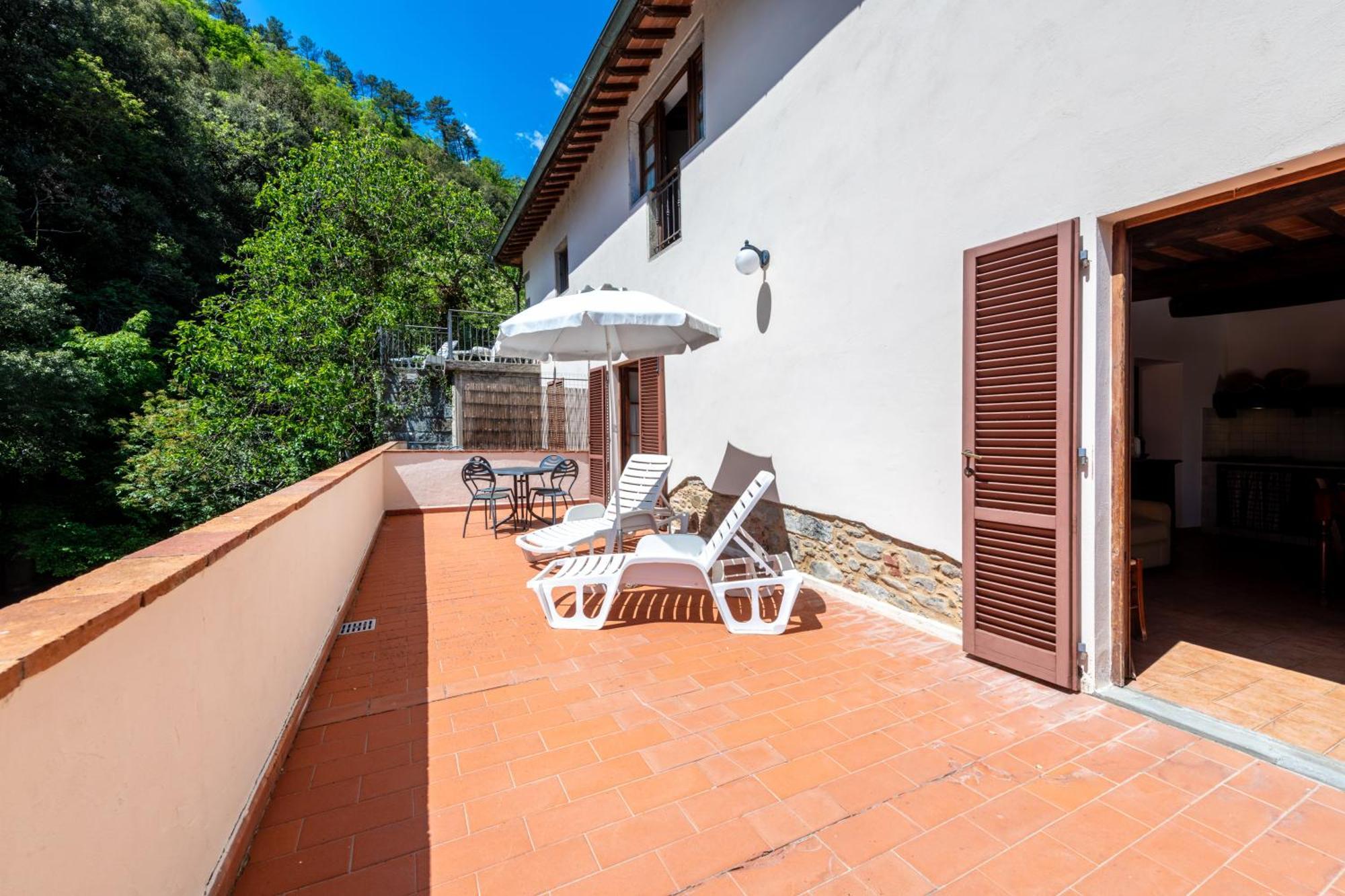 La Ferriera Exclusive Resort - Pool & Waterfall Loro Ciuffenna Exteriör bild